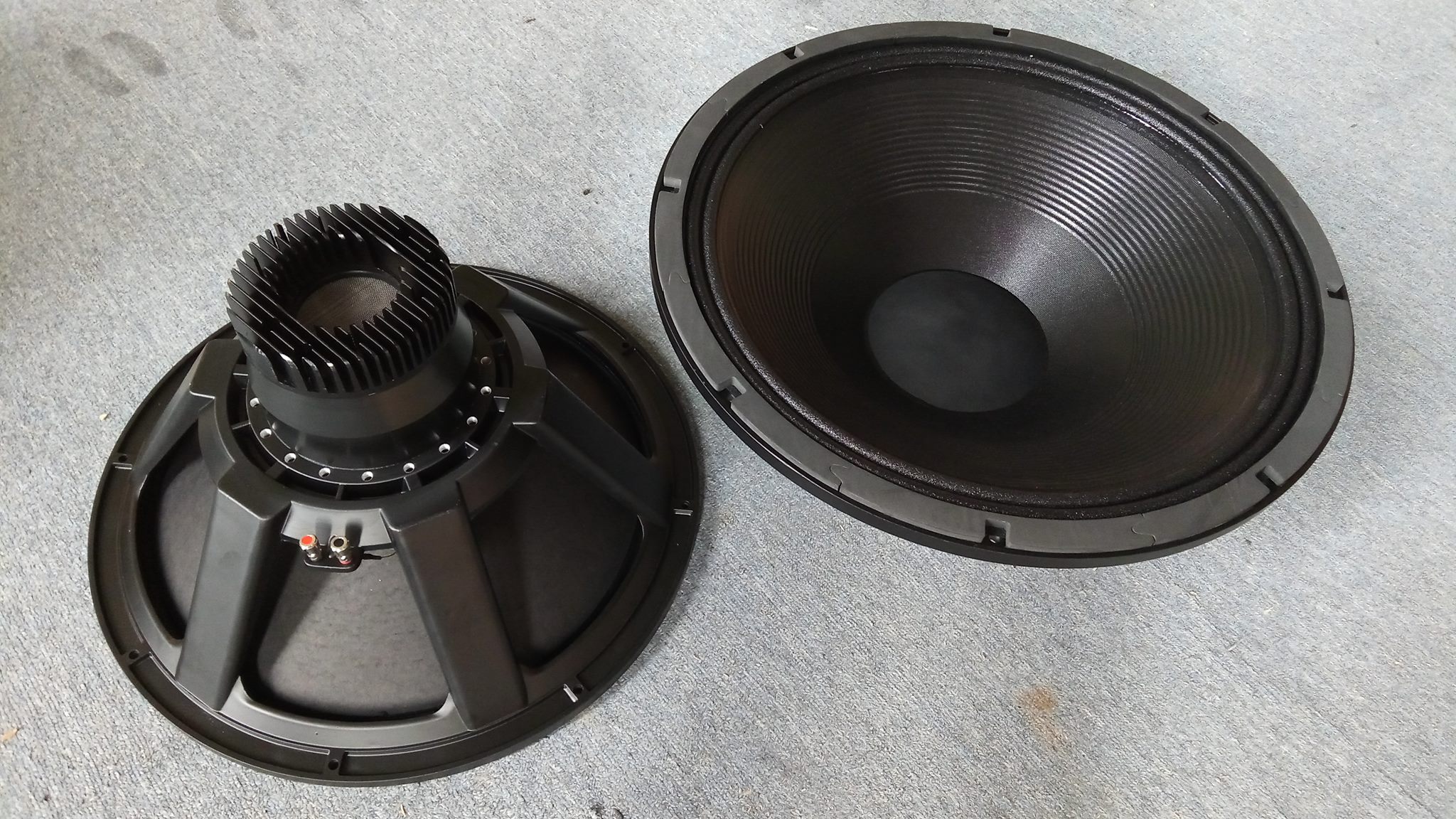 FCS21H 21" Active Sub 21" Woofers