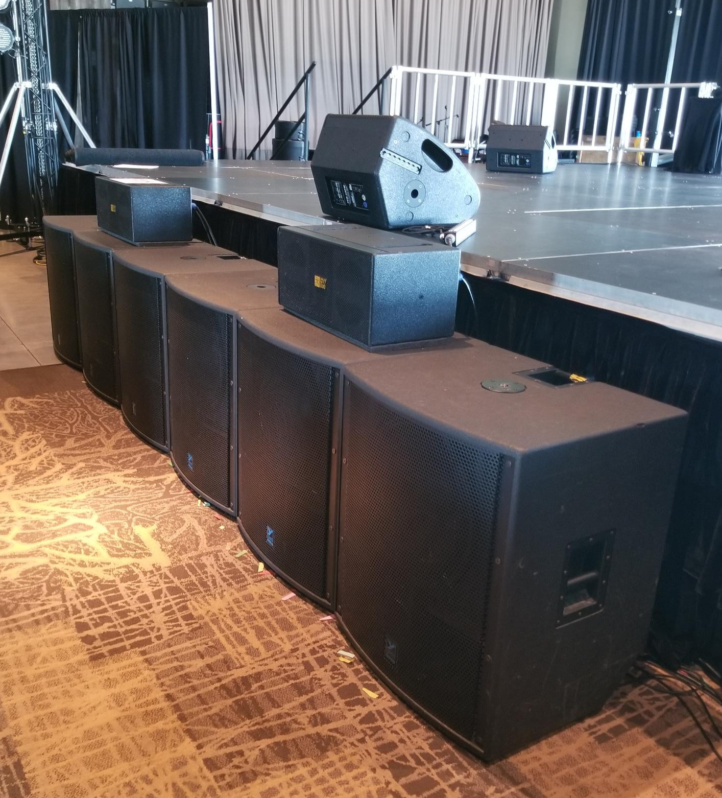 YORKVILLE LS801PB For Sale