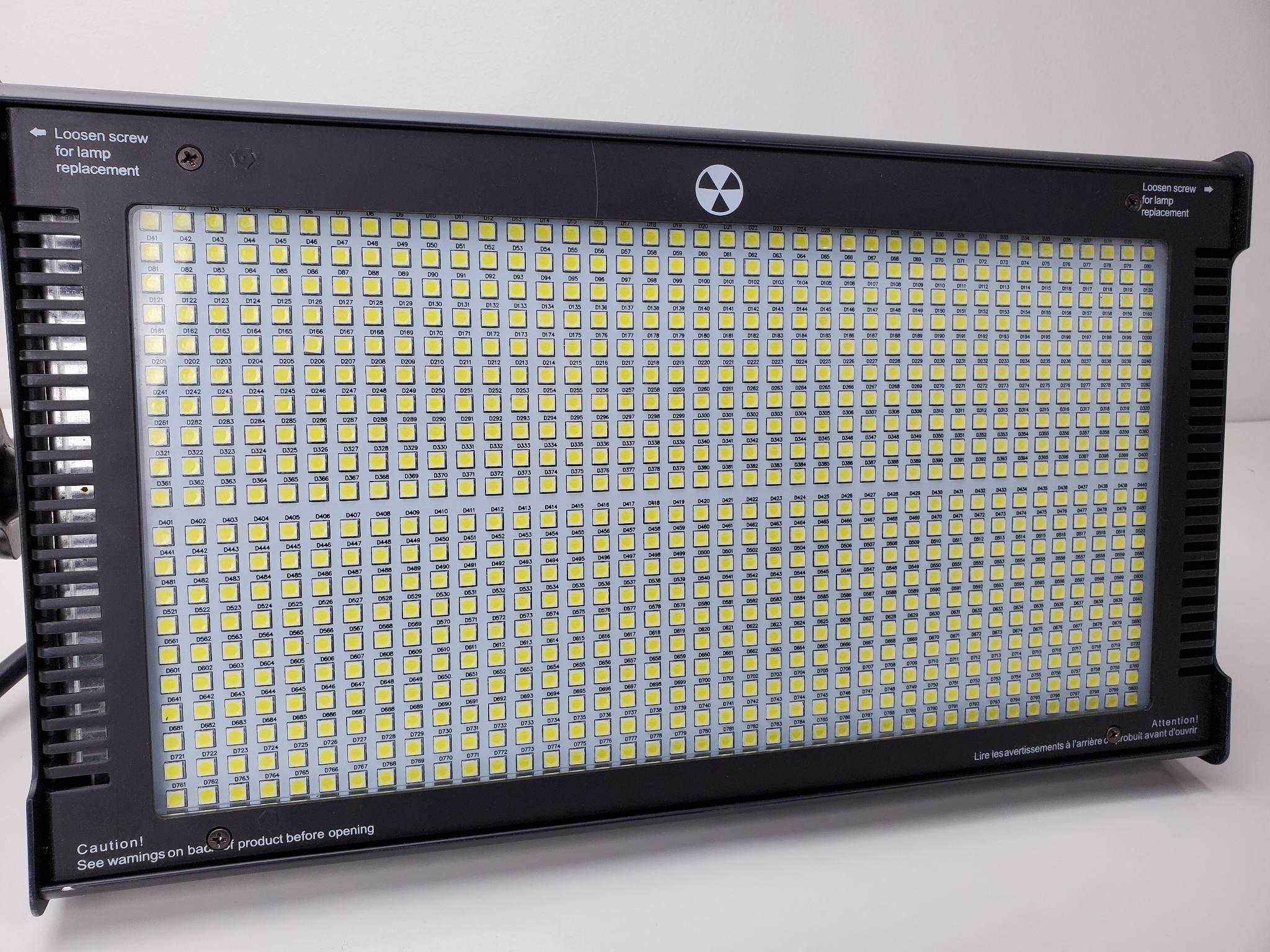 2-1000W WHITE LED STROBE w/ROAD CASE $500 for the pair