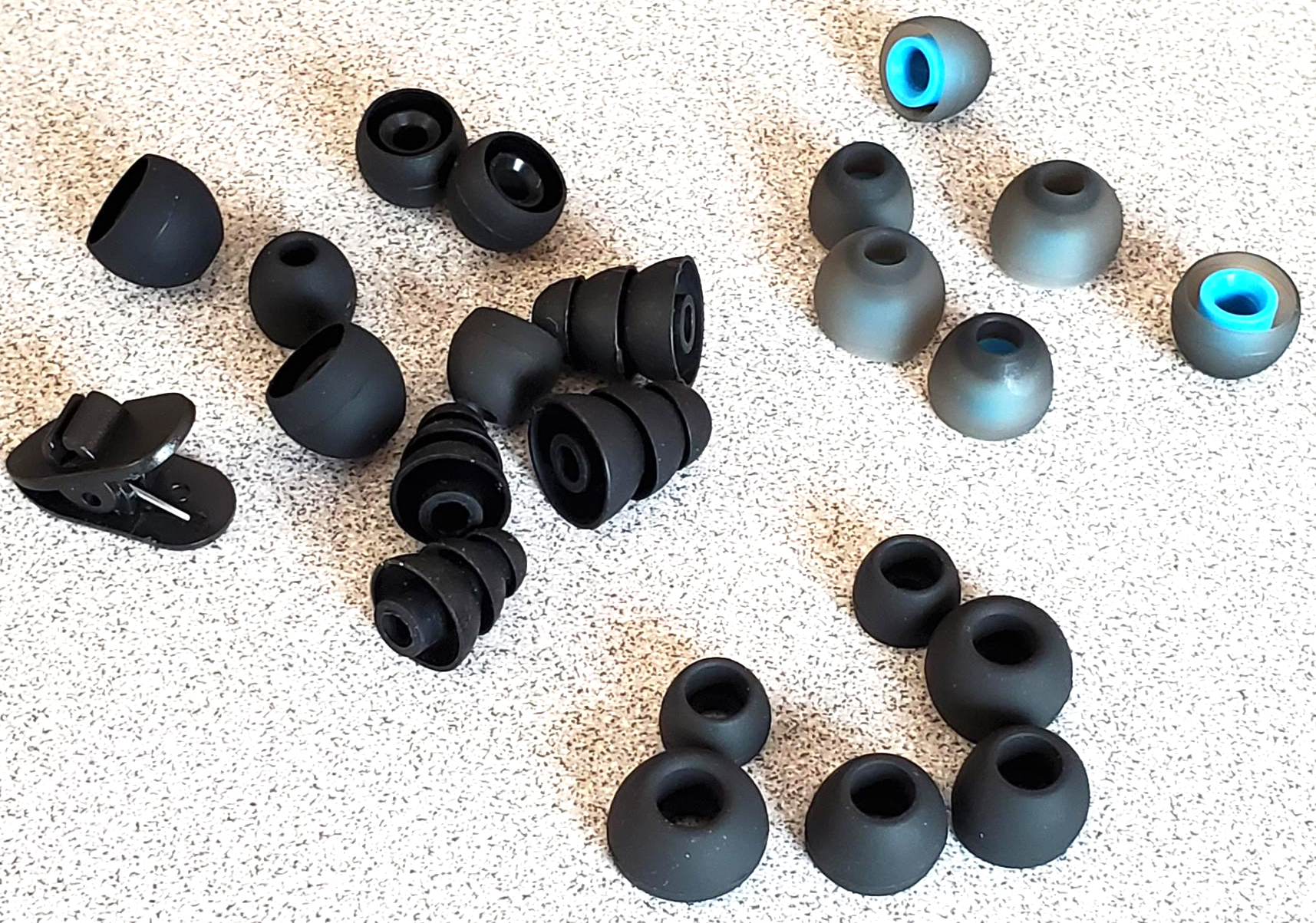 Freq Cirty Sound Tips Assorment Package This is a full package of whatever tips I'm currently shipping with the FCS11, 11B, or FCS-H3 usually contains a set or two of Comply style foam tips.