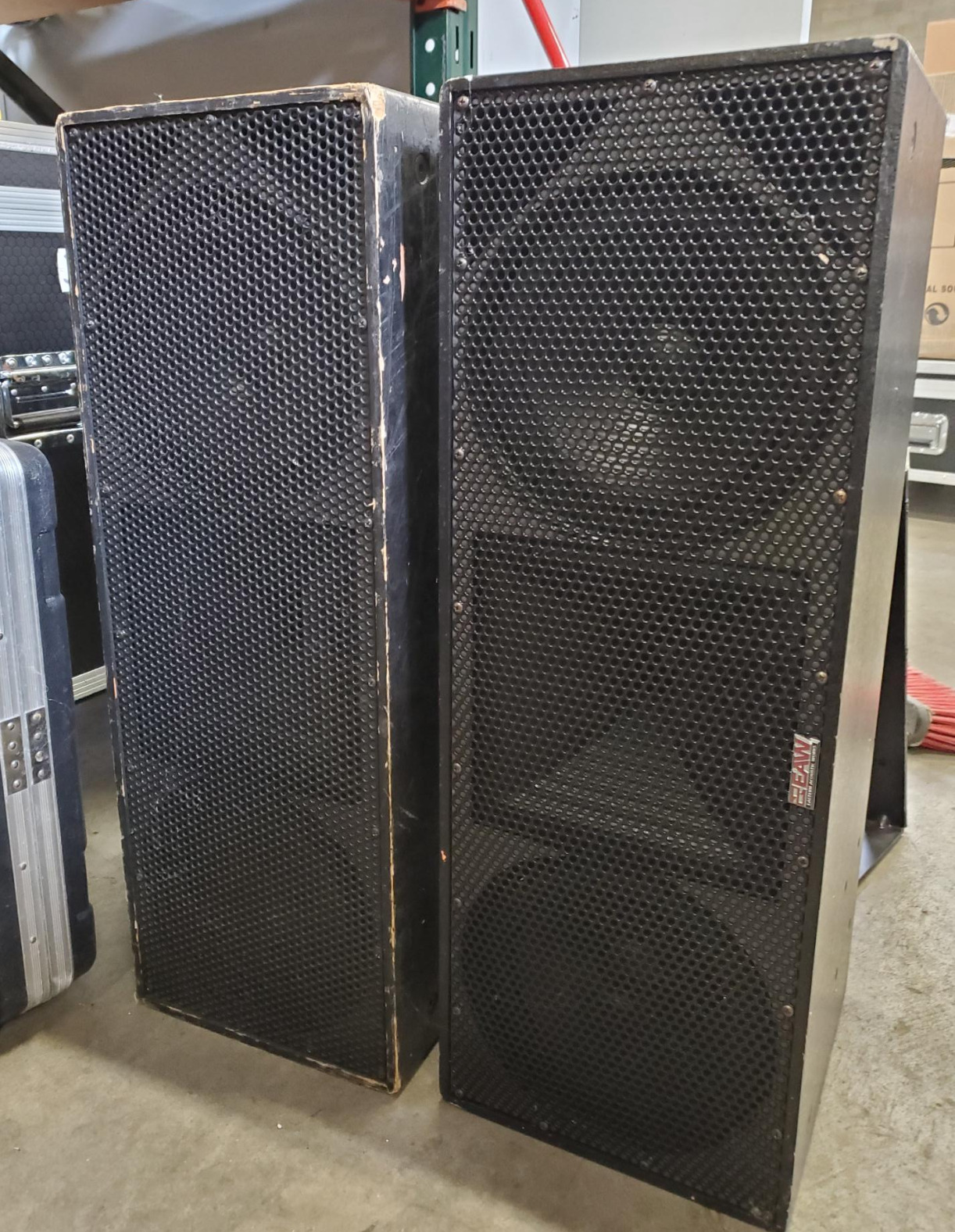 EAW UB82 High Power Center Fill Boxes 8-in Cone, Vented 1x 1-in Exit/44mm Voice Coil Compression Driver on Constant Directivity Horn 2-way, Full Range Passive LF/HF Crossover $1250 for the pair. I will throw in another cab for parts (one of the 8s is cooked). $1250.